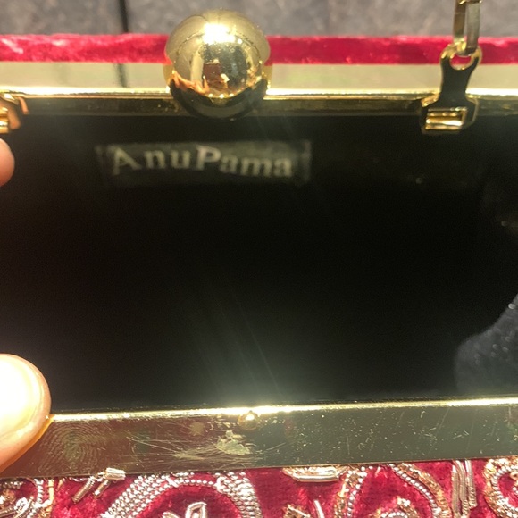 Indian Designer Zardozi Clutch (velvet) - Picture 6 of 6